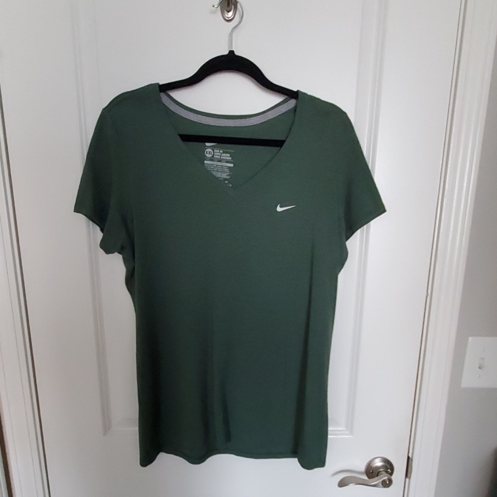 Nike Dark Green Slim Fit Tshirt